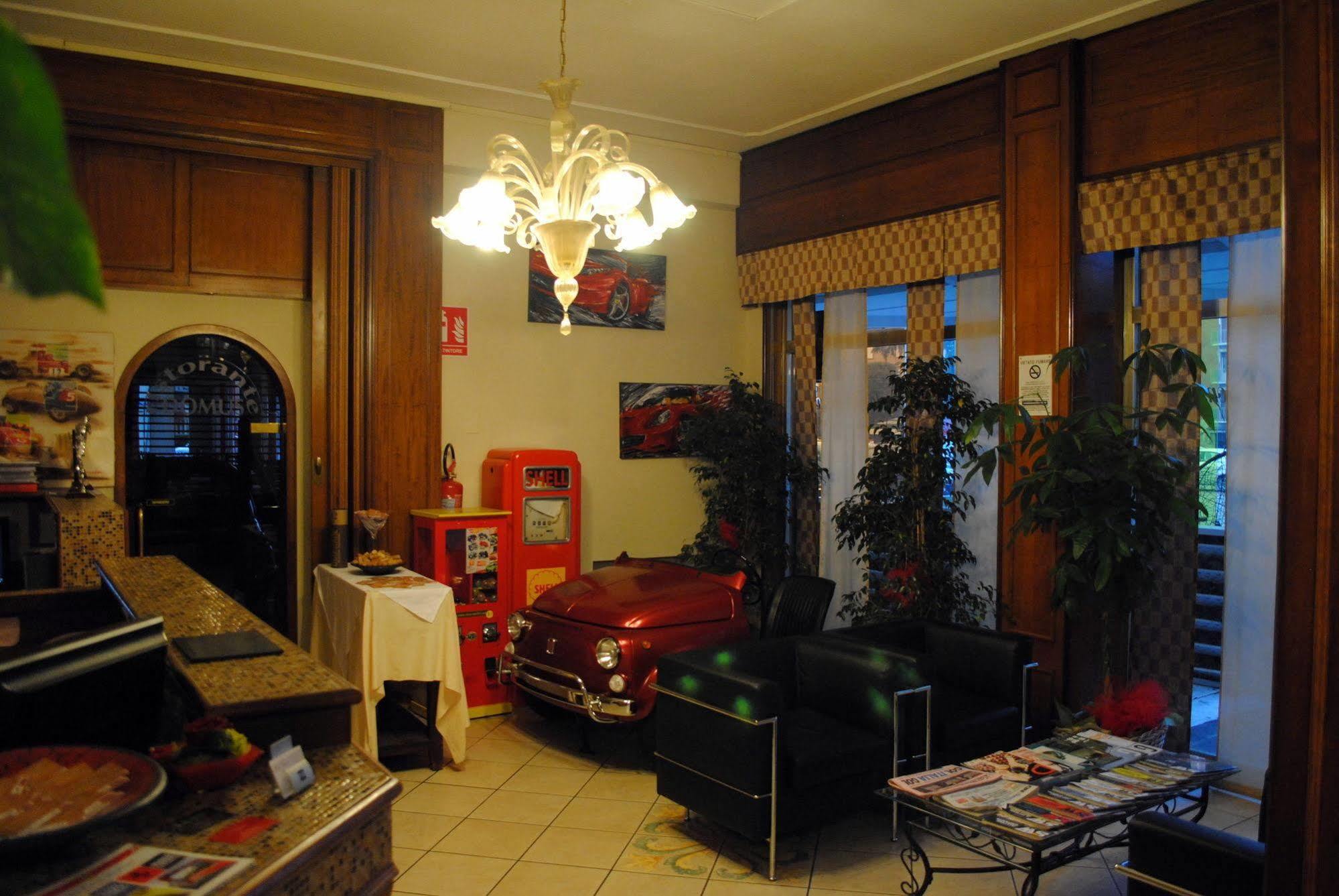 Hotel Domus Maranello Buitenkant foto